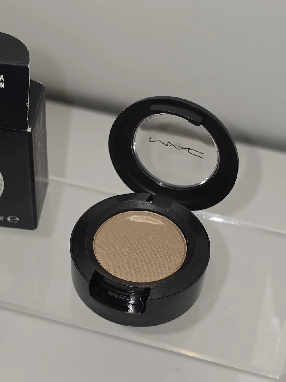 DISCONTINUED MAC EYESHADOW- 